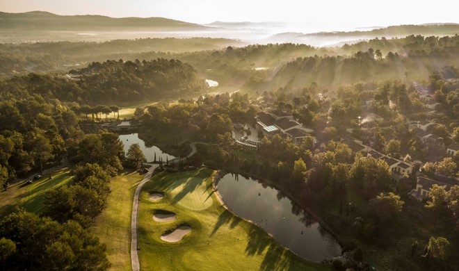 Hotel, faciliteter og omgivelser slår golfbanerne