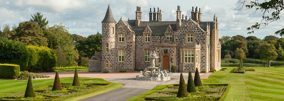 Nordøstlige Skotland, Skotland, MacLeod House & Lodge